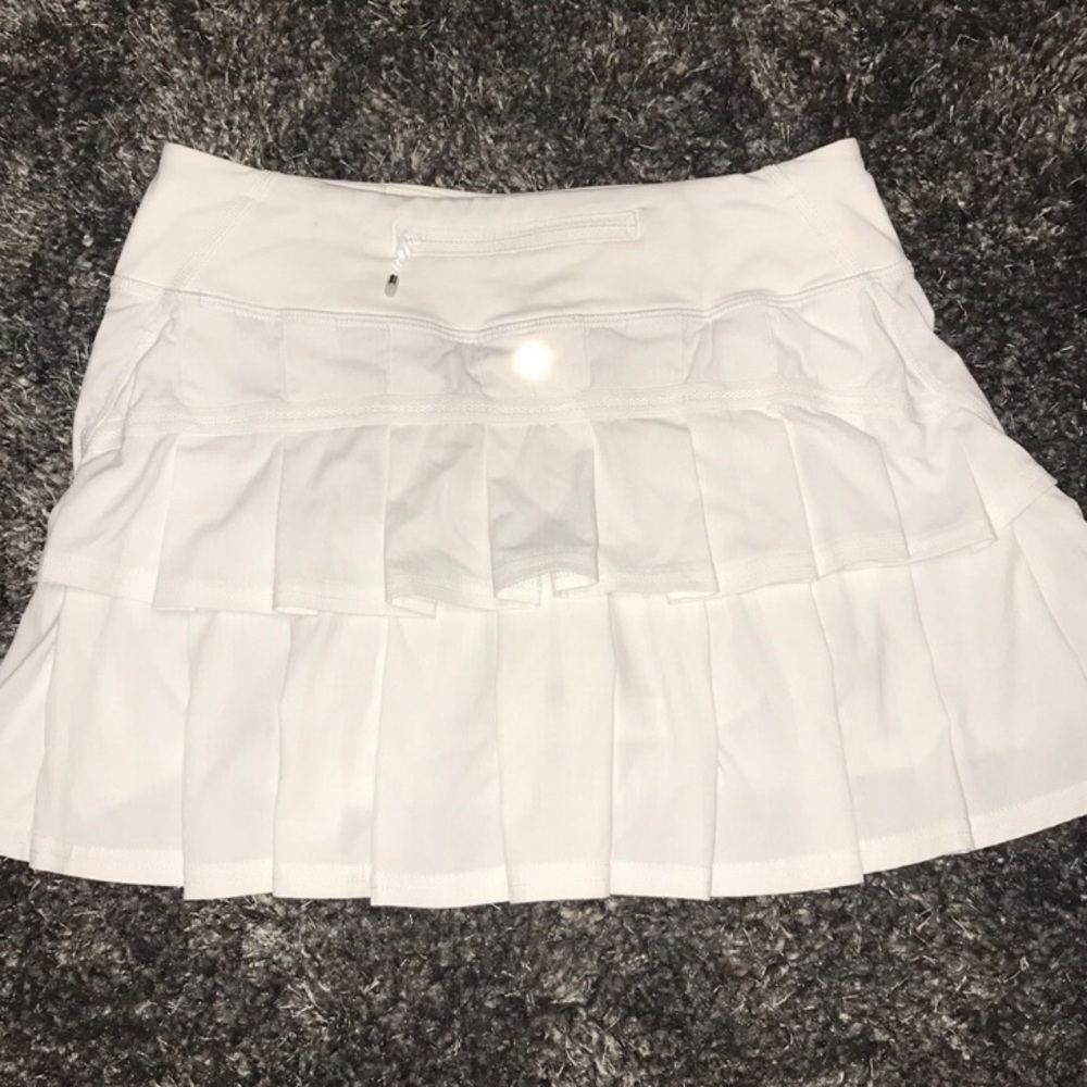 Size 2 lulu lemon white skirt